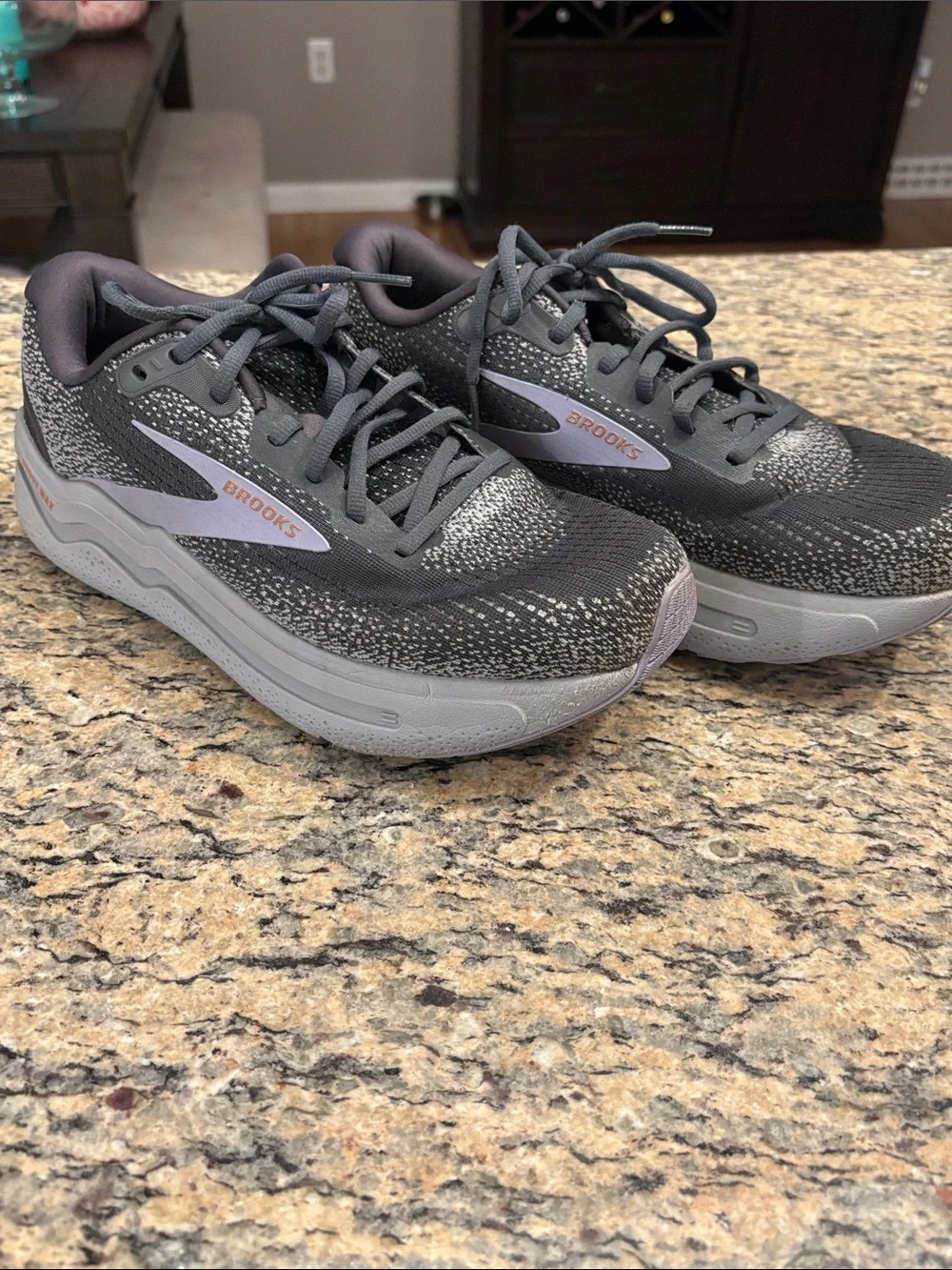 Brooks Ghost Max Women’s Running Shoes Gray Lavender Wide (D) Size 9.5